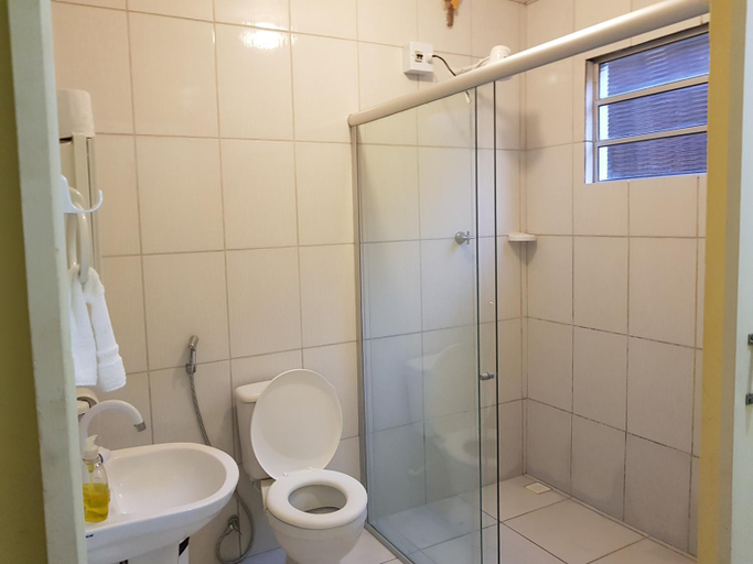 Bathroom 3, Hotel Legal, Capanema