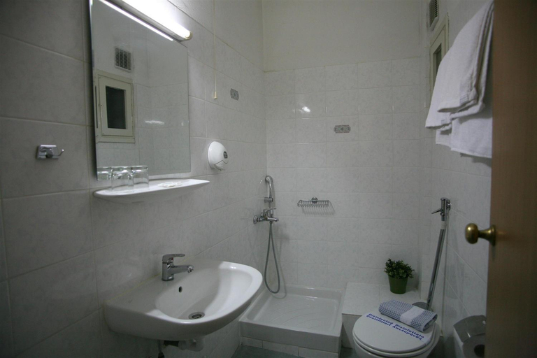 Bathroom 2, Oceanis, Central Macedonia