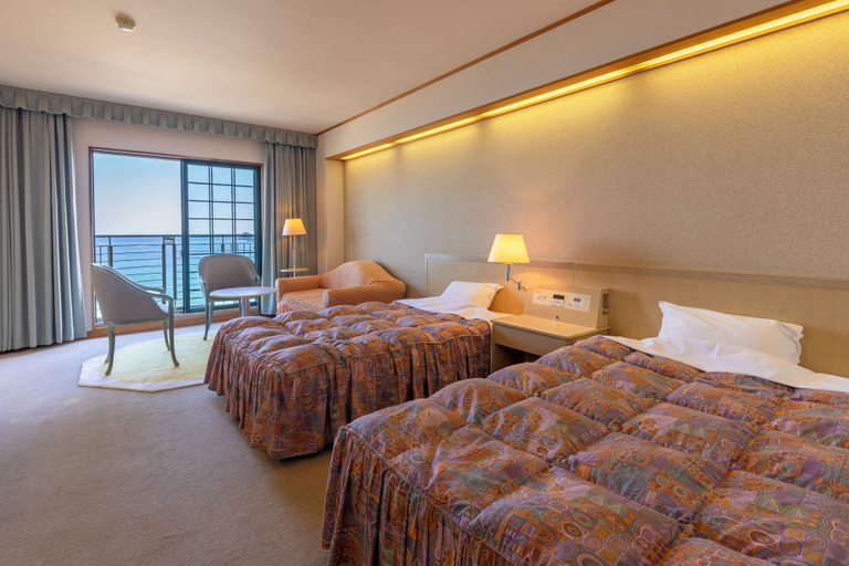 Bedroom 2, Hotel Riviera Shishikui, Kaiyō