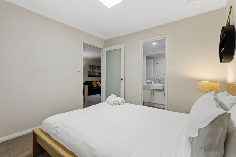 Bedroom 3, Yaran Suites, Rockingham