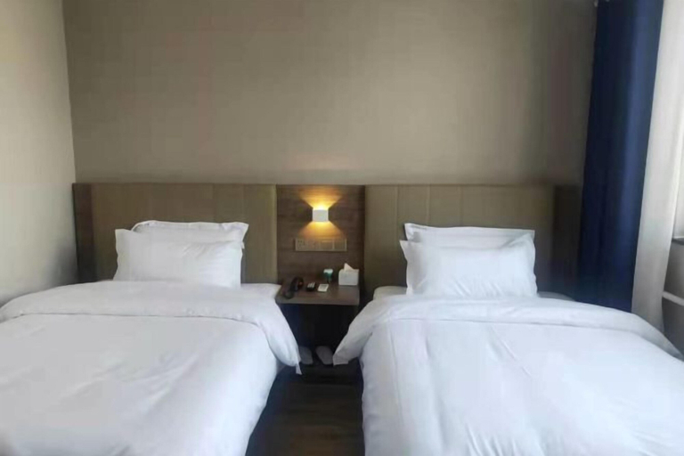 Bedroom 2, 7 Days Premium (Zibo Zichuan Hongtai), Zibo
