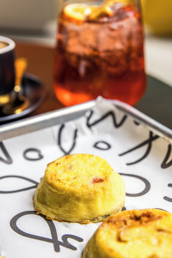 Food & Drinks 5, Moxy Cincinnati Downtown, Hamilton