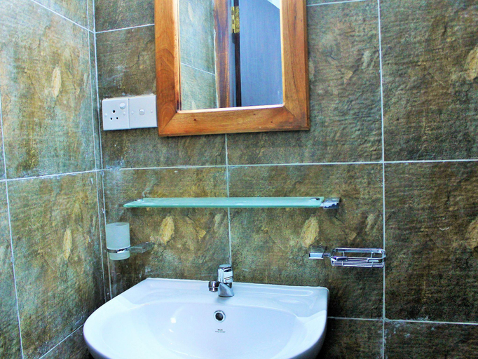 Bathroom 4, Perennial Home, Hikkaduwa