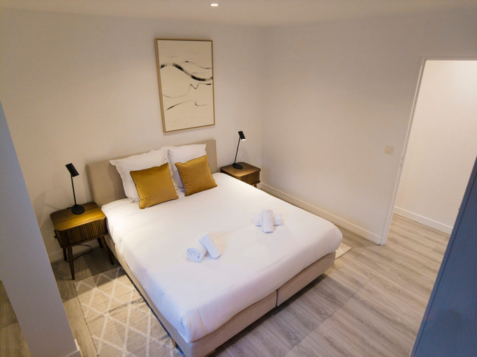Room 2, Copernic Right Luminous 2BR Apartment in Paris, Paris
