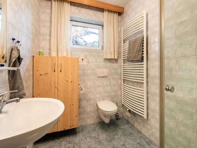 Bathroom 2, Apartment in Aschau near Kaltenbach Ski Lift, Schwaz