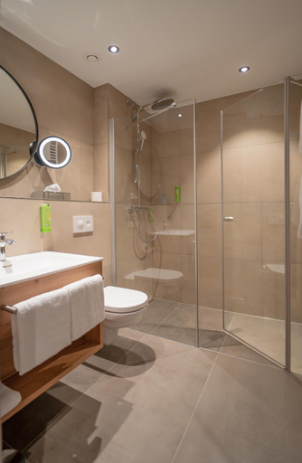Bathroom 3, Berghotel Mummelsee, Ortenaukreis