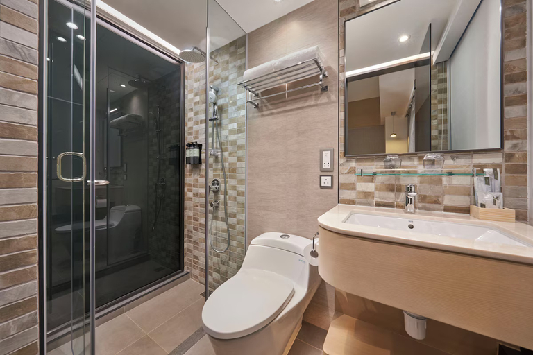 Bathroom 3, Y Hotel Hong Kong, Hong Kong Island