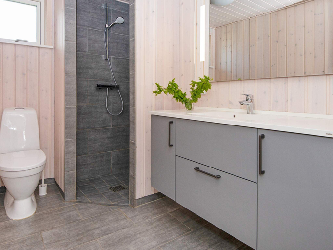 Bathroom 4, Summer house with pool, sauna, Tønder