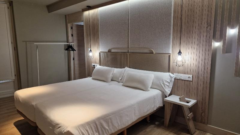 Bedroom 3, Imi Hotel & Spa, Ourense