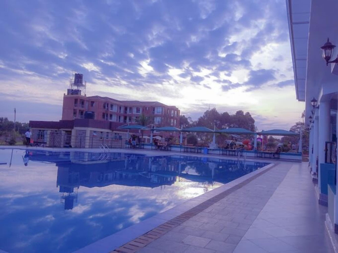 Sport & Beauty 4, Hotel Vannah, Suna West