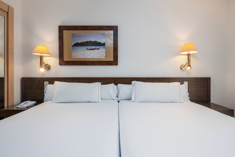 Bedroom 4, Senator Cadiz Hotel, Cádiz