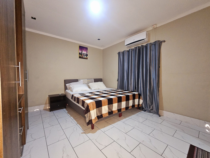 Others 2, Ideal Home, Ba