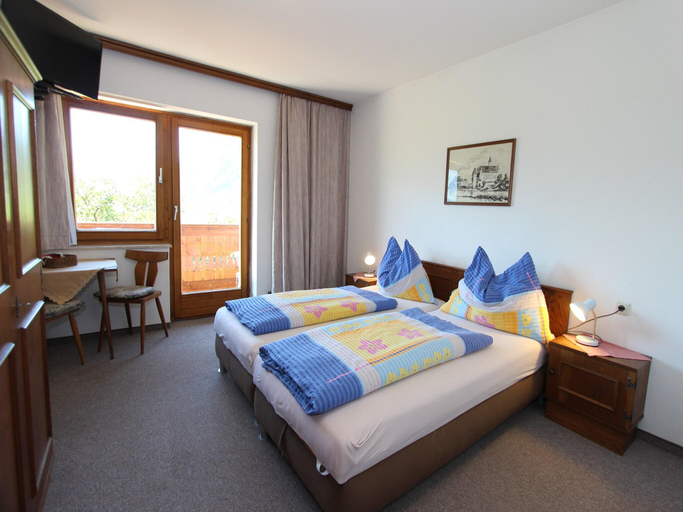 Bedroom 2, Apartment in Maishofen near Ski Slopes, Zell am See