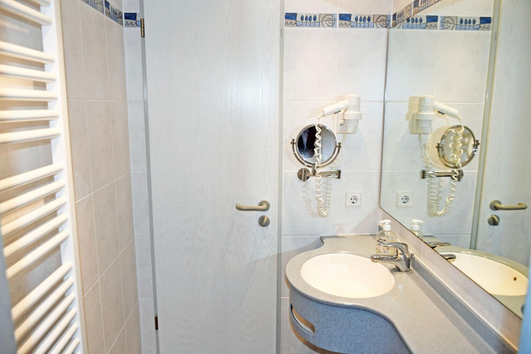 Bathroom 5, Appartementhaus Sellin, Vorpommern-Rügen