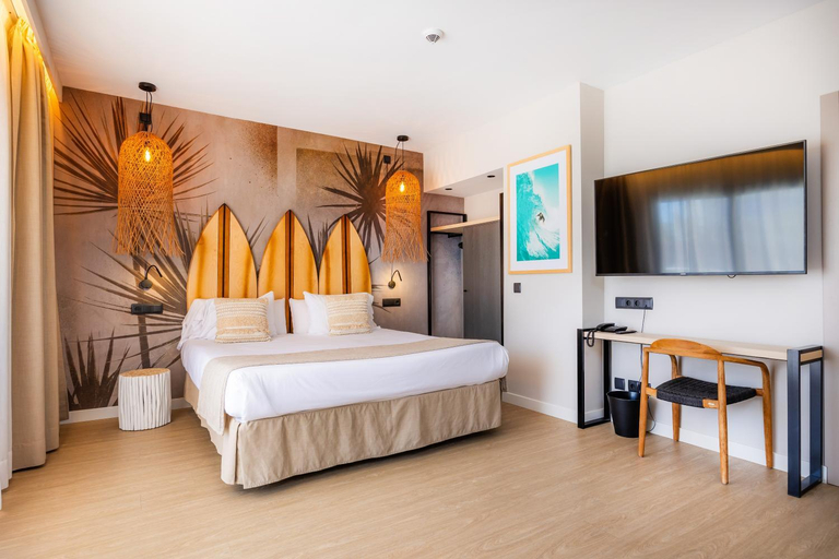 Bedroom 3, Marins Beach Club - Adults Only Hotel, Baleares