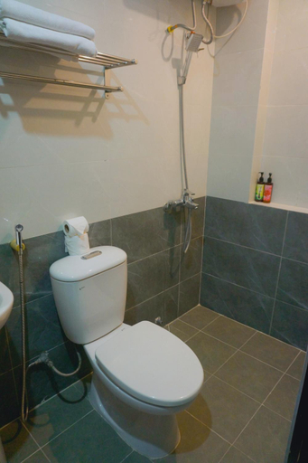 Bathroom 5, Rising Dragon Estate Hotel, Hoàn Kiếm