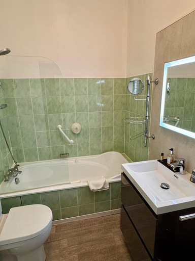 Bathroom 3, Les Rives du Plantie, Lot-et-Garonne