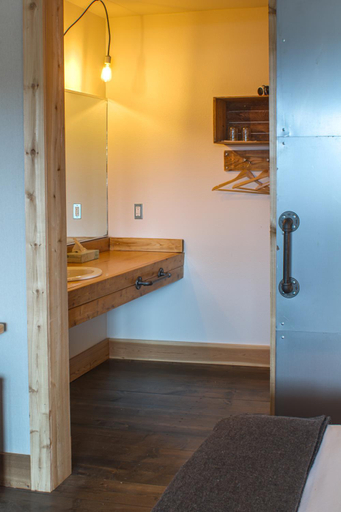 Bathroom 4, Ashore Hotel, Clatsop