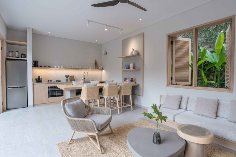 Dining Room 8