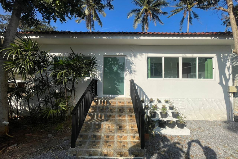 Exterior 10