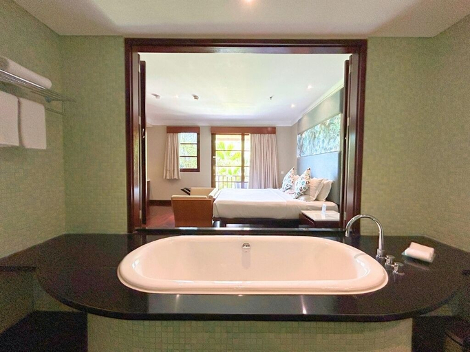 Bathroom 9