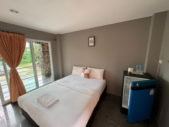Bedroom 2, B and B Hotel, Muang Ranong