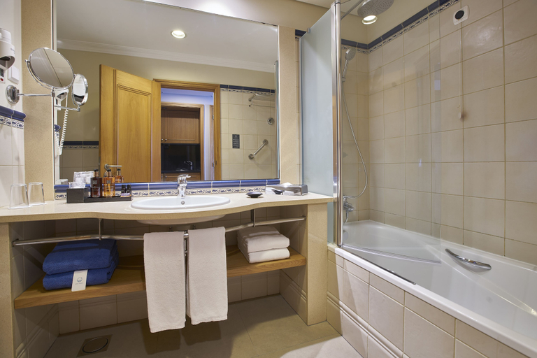 Bathroom 5, PortoBay Santa Maria, Funchal