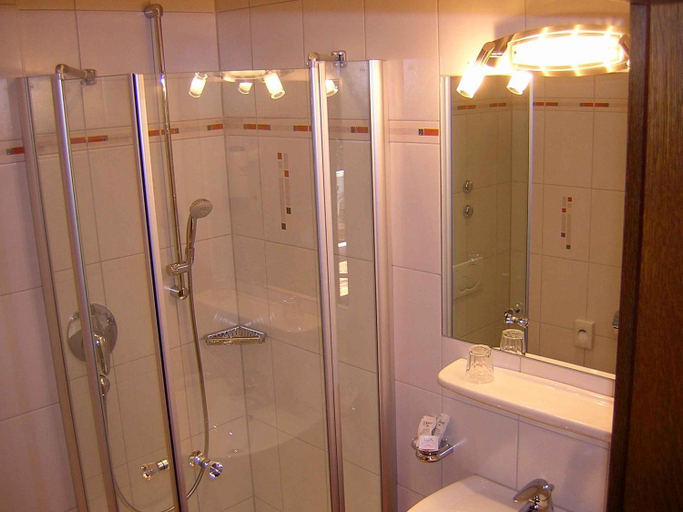 Bathroom 3, Hotel Stegner, Kitzingen