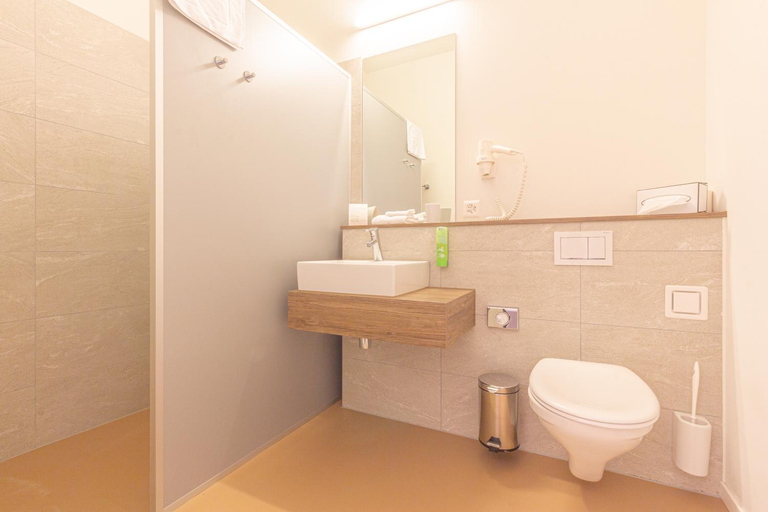 Bathroom 4, B&B Hotel Peter und Paul, Willisau