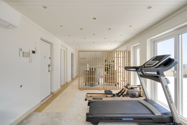 Room 2, Coastline Arrabida Villa by Cadenzalux, Sesimbra