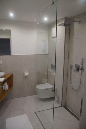 Bathroom 3, Hotel Dorfmuhle, Ansbach