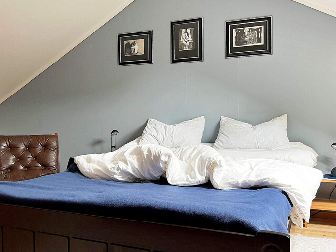Bedroom 2, person holiday home in Austefjorden, Volda