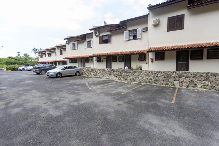 Room 5, Casa em Condom nio com Piscina Wi-fi e Garagem, Guarujá