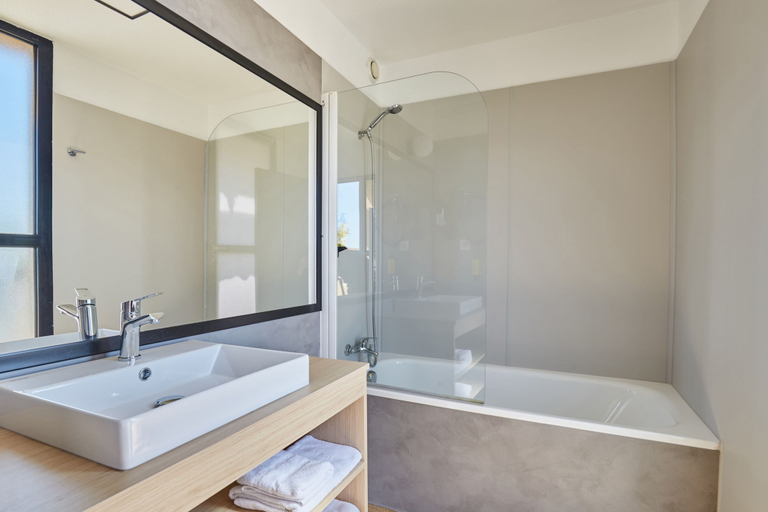 Bathroom 4, Odalys City Apartment Hotel - Aix en Provence Centre Rotonde, Bouches-du-Rhône