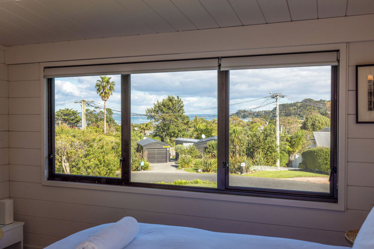 Bedroom, Matai Cottage in Oneroa with Sea Views, Auckland