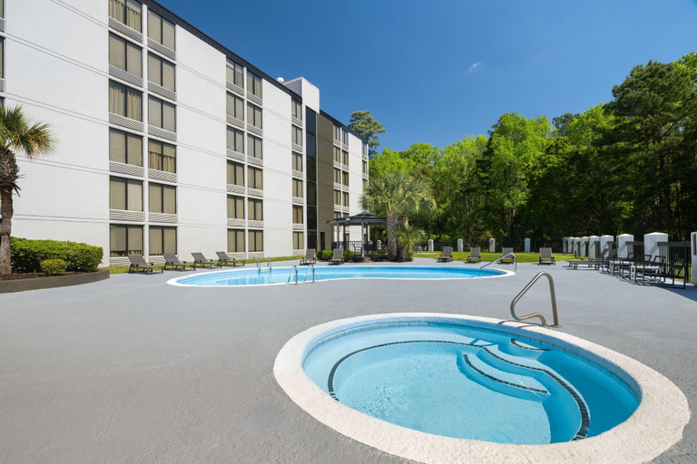 Sport & Beauty 5, La Quinta Inn & Suites by Wyndham Myrtle Beach, Horry