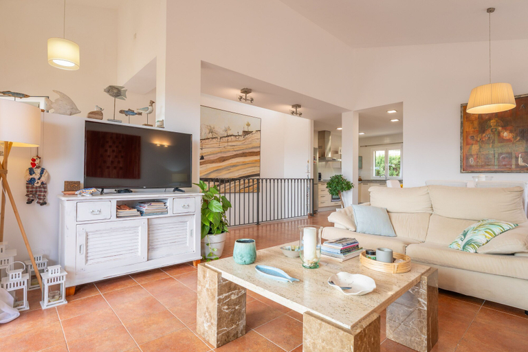Room 4, Xilvar in Mallorca With 3 Bedrooms and 2 Bathrooms, Baleares