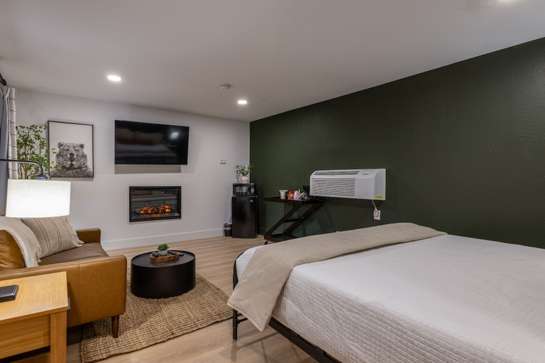 Bedroom 5, Timber Lodge, Navajo