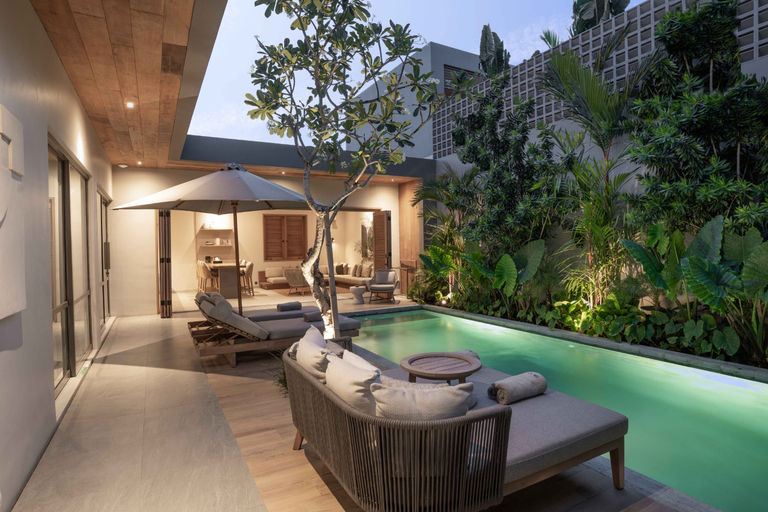 Swimming Pool 16