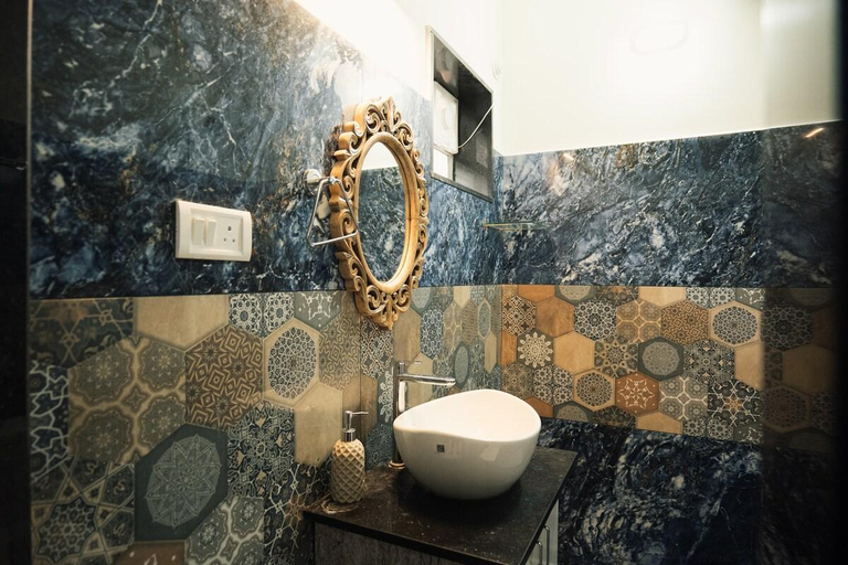 Bathroom 2, Nirvana Homestays, North Goa