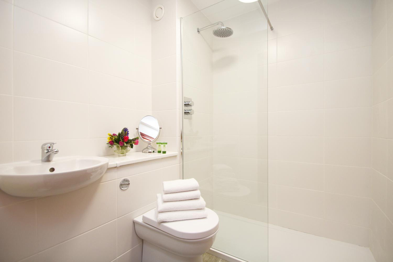 Bathroom, Vale Park Hotel, Vale of Glamorgan