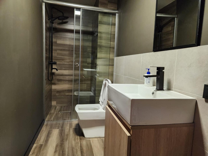 Bathroom 3, Walk to Ski Lift-1br-studio-balcony-parking, Dusheti