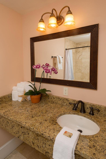 Bathroom 5, Bella Bay Inn, Saint Johns