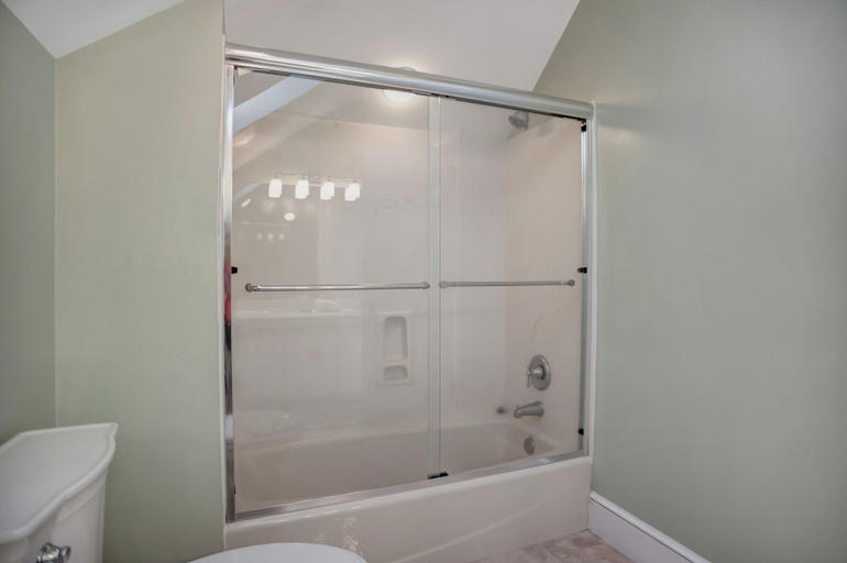 Bathroom 5, 3 Sprunt Pond at The Sea Pines Resort, Beaufort