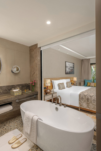 Bathroom 5, Taj Alibaug Resort & Spa, Raigarh