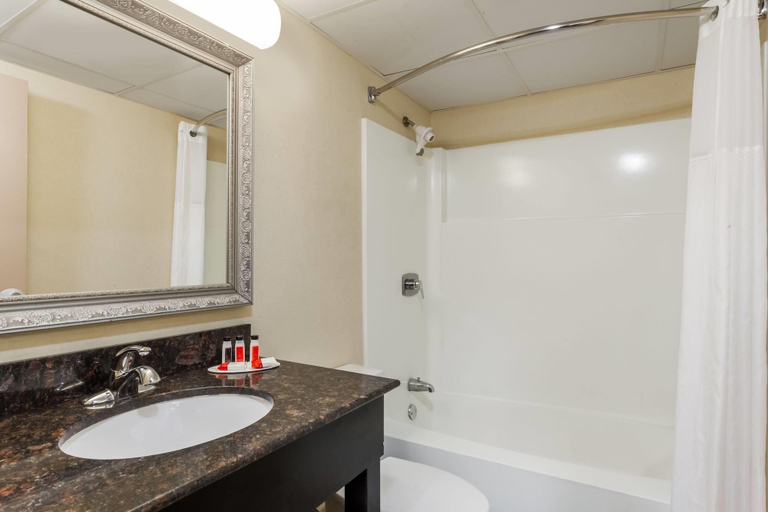 Bathroom 4, Ramada by Wyndham Newburgh/West Point, Orange