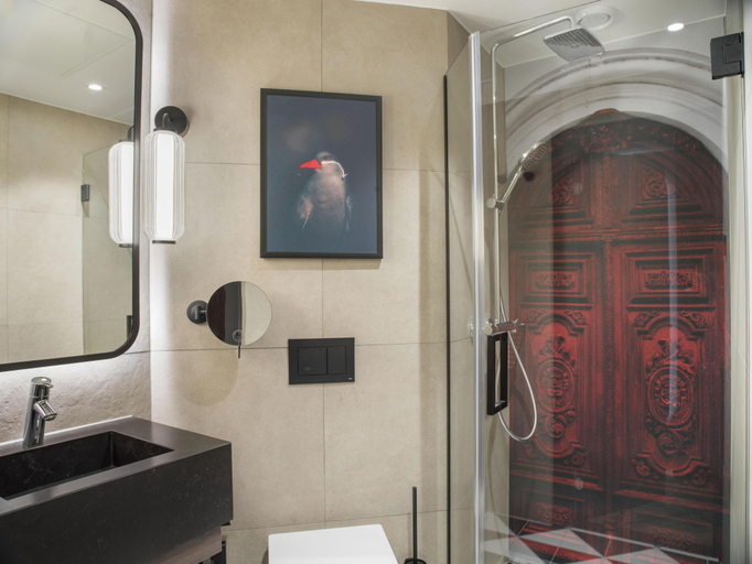 Bathroom 5, Radisson RED Oslo City Centre, A Verified Net Zero Hotel, Oslo