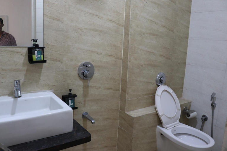 Bathroom 3, Hotel New Samrat, Aurangabad