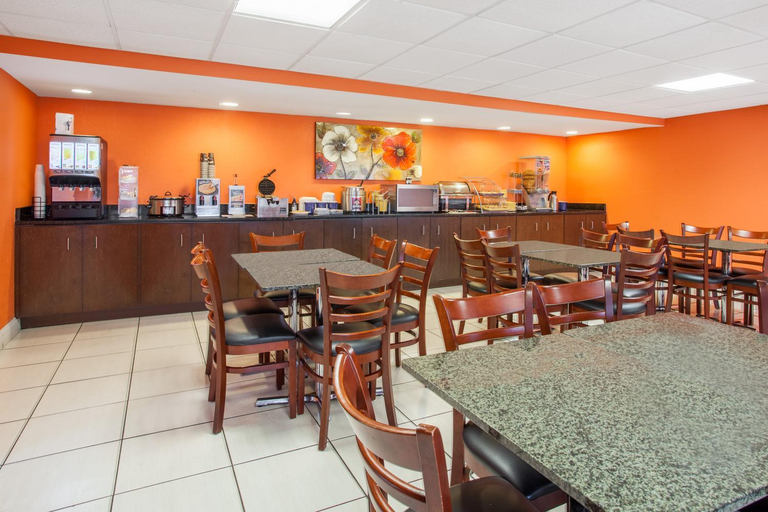 Food & Drinks 5, Days Inn by Wyndham Brooksville, Hernando