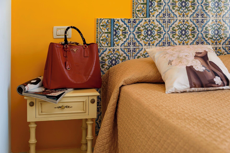 Bedroom 4, Araba Fenice, Trapani